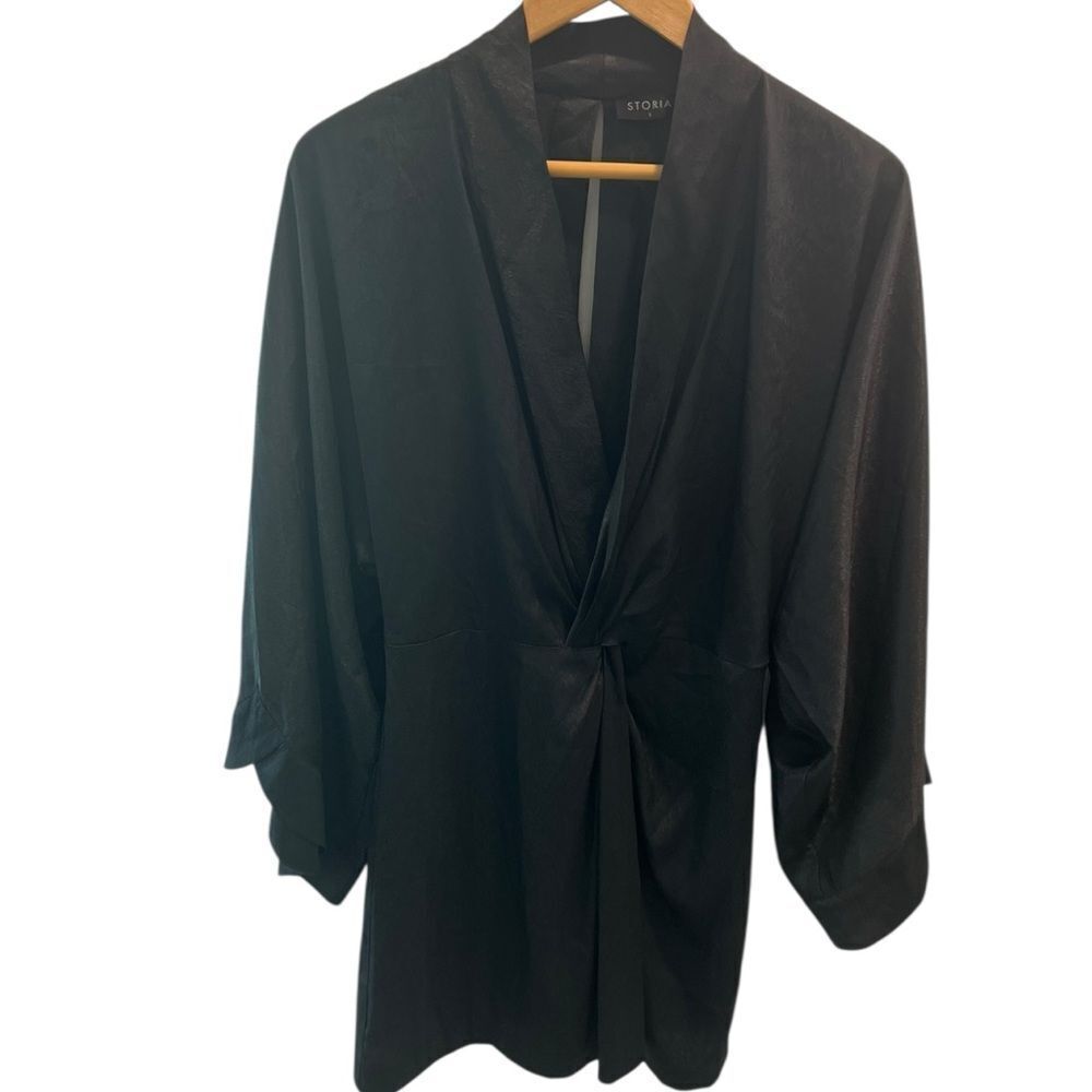 Storia Black Satin Twist Front Kimono Sleeve Blouse Size Small